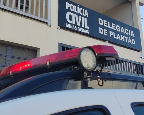 Polícia flagra empresário comprando drogas e prende mulher e apreende adolescente por tráfico