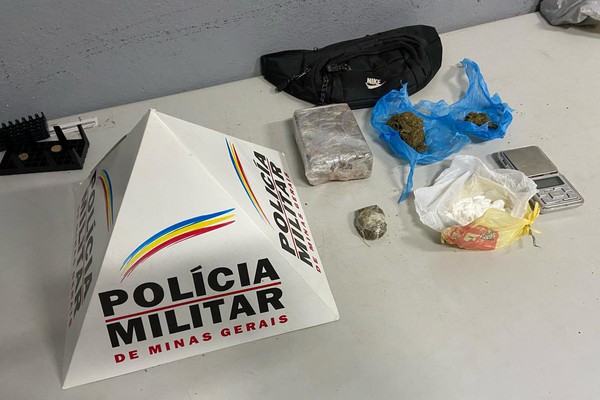 PM faz cerco em residência e prende dois jovens por tráfico de drogas, no bairro Padre Eustáquio