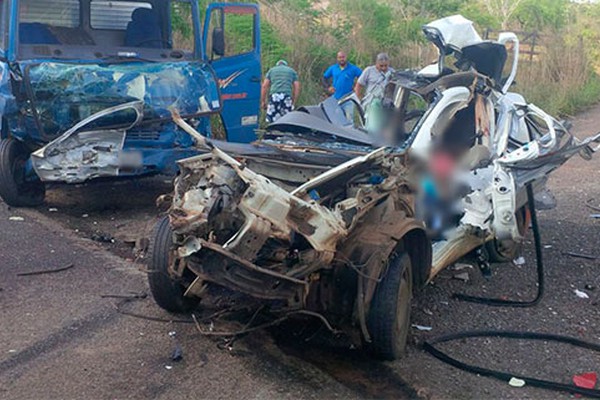 Grave acidente na BR-040 mata enfermeira e motorista da secretaria de saúde em Paracatu