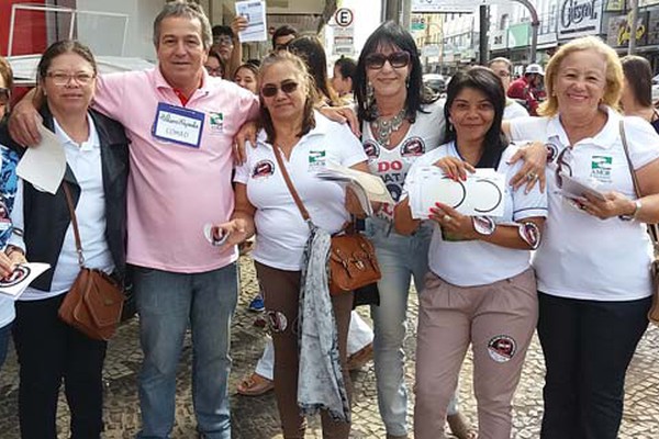 Conselho Municipal Antidrogas faz blitz de conscientização no centro de Patos de Minas