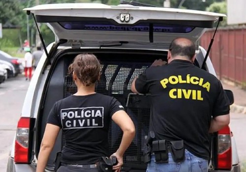 Polícia abre inquérito sobre arma apreendida atribuída a Bolsonaro