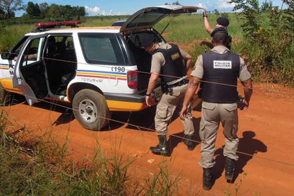 Assaltantes invadem fazenda, fazem funcionários reféns e roubam R$ 1 milhão em defensivos