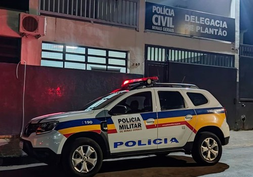 Homem de 70 anos proibido de se aproximar vai até a casa da ex-esposa à procura de revólver e acaba preso em Varjão de Minas