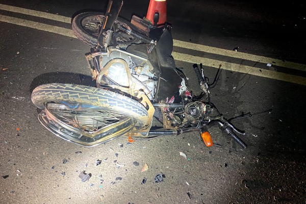 Duas pessoas morrem em trágico acidente ente duas motos na BR 365, em Patos de Minas