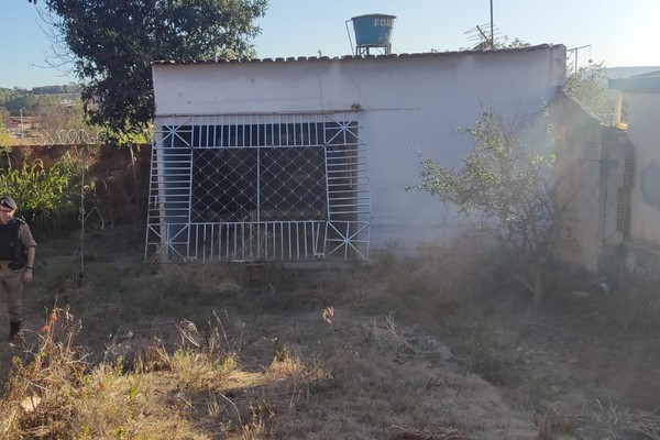 Denúncia de corpo jogado em cisterna em Patos de Minas mobiliza bombeiros e policiais