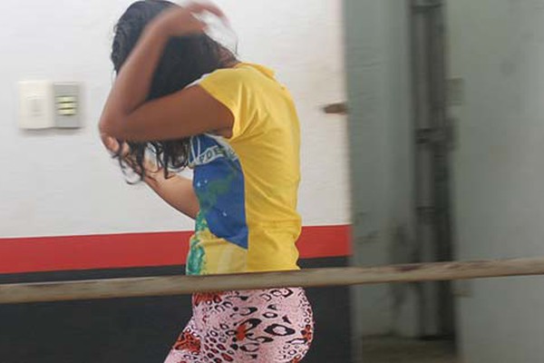 Agentes flagram jovem entrando no Presídio de Patos de Minas com droga nas partes íntimas