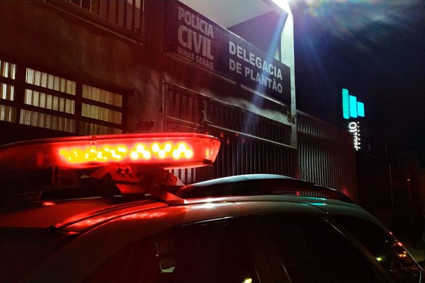 Idoso inabilitado é preso após dirigir embriagado e tentar subornar policial, em São Gotardo