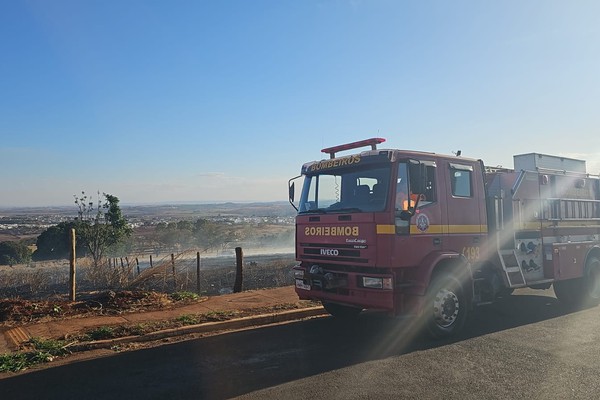 Bombeiros combatem série de incêndios rurais em dia de intensa atividade na região