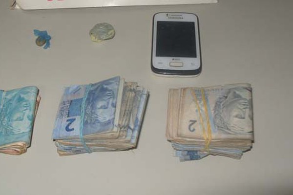 Jovens são presos com mais de R$2 mil após assalto a lotérica de Carmo do Paranaíba