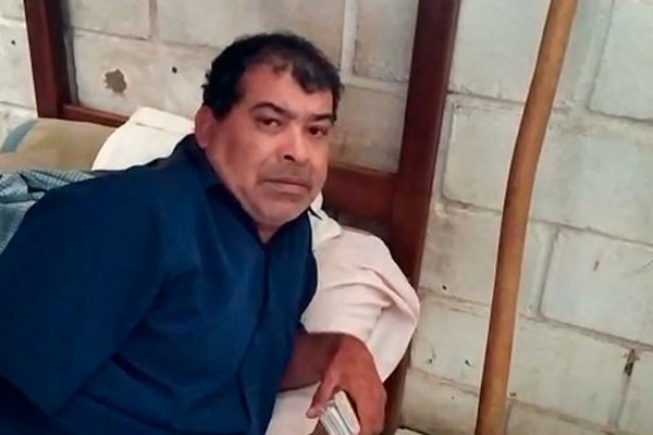 Homem pede ajuda para consertar cadeira de rodas no valor de R$2.500,00 em Patos de Minas