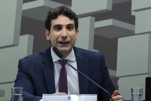 Galípolo: Brasil está mais preparado para volatilidade do petróleo