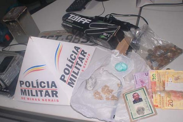 Polícia Militar flagra comercialização de drogas na Vila Rosa e leva duas pessoas para a prisão