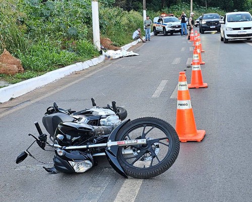 Motociclista morre após perder o controle da direção e bater em poste na avenida Fátima Porto