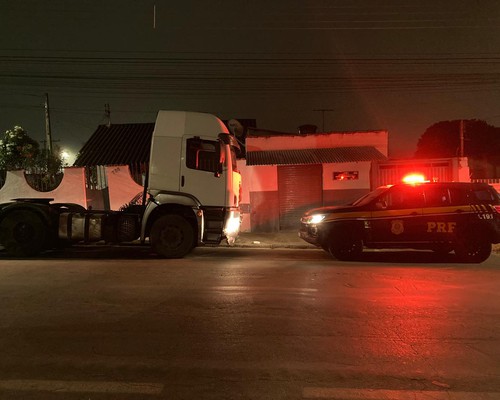 Veículo clonado e furtado em SP é interceptado pela PRF na BR-365; motorista receberia R$ 3 mil pelo "serviço"