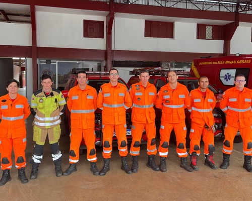 Bombeiros de Patos de Minas e região partem em missão de socorro após tragédia das chuvas na Zona da Mata