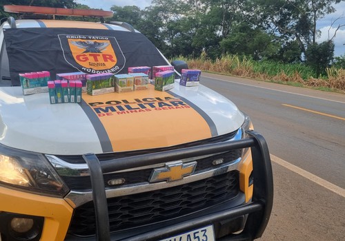 Polícia Rodoviária apreende 60 cigarros eletrônicos em ônibus na BR-146 em Patos de Minas