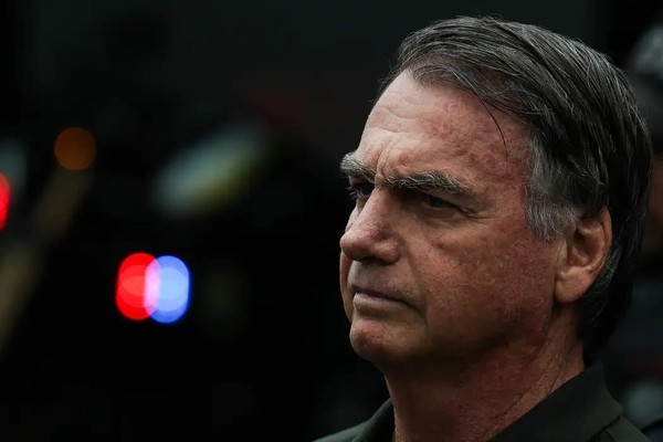 Jair Bolsonaro é preso preventivamente e levado para a Superintendência da PF em Brasília