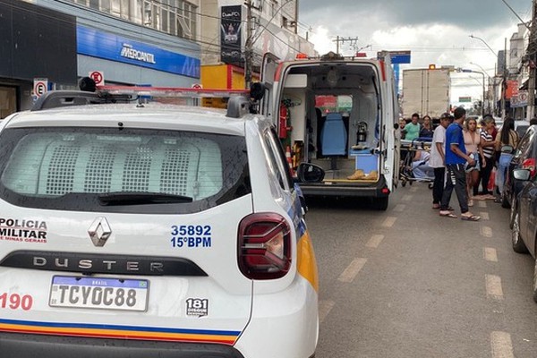 Jovem inabilitado se envolve em acidente na rua Major Gote e é conduzido para a delegacia