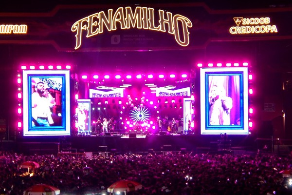 Henrique e Juliano fazem o público cantar com o sucesso “Arranhão” na Fenamilho 2026; veja ao vivo