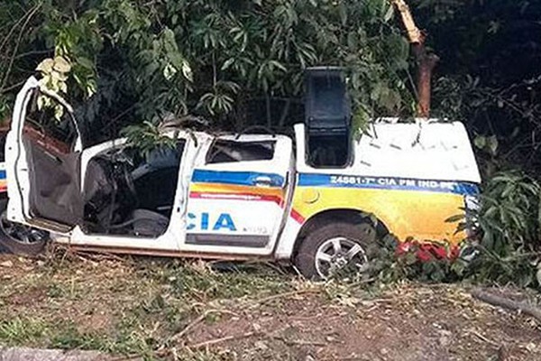 Acidente com viatura mata dois policiais militares na MG-423 em Pitangui
