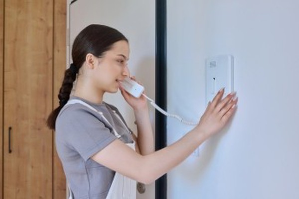 Empregada que foi agredida pelo patrão por se recusar a mentir será indenizada em MG