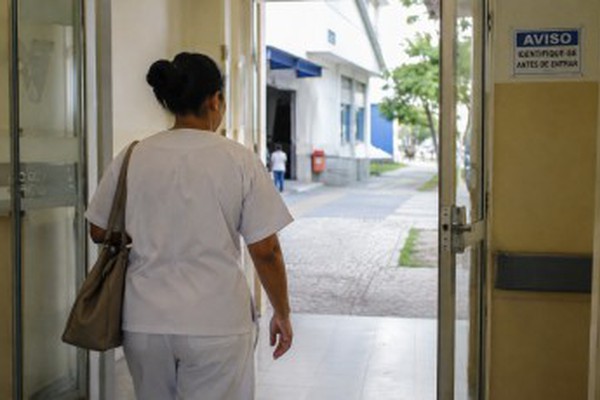 Hospital que demitiu técnica de enfermagem porque ela não apoiou o prefeito é condenado em MG