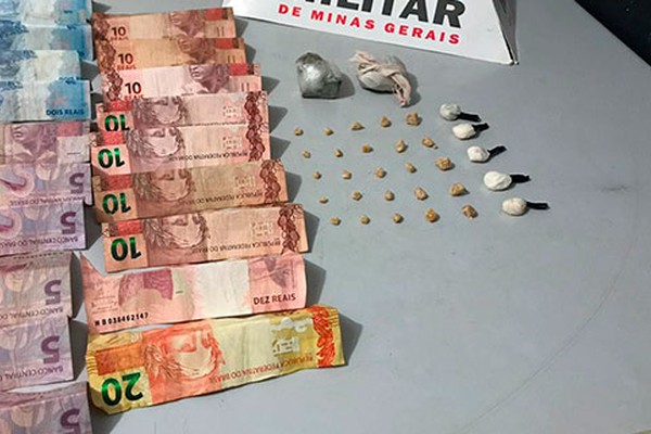 Jovem acaba preso com maconha, cocaína e crack depois de tentar fugir e agredir PM em Patos de Minas