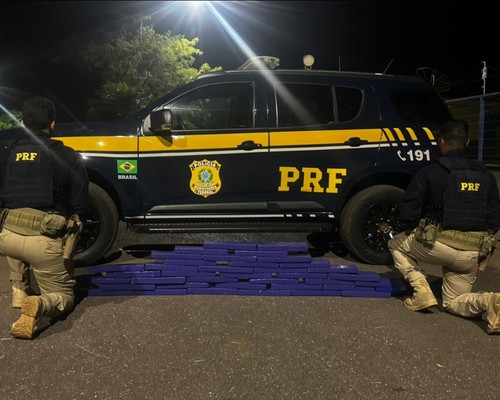 Após fuga de 50 quilômetros e perseguição, PRF e PM apreendem carro abarrotado de maconha na BR 365
