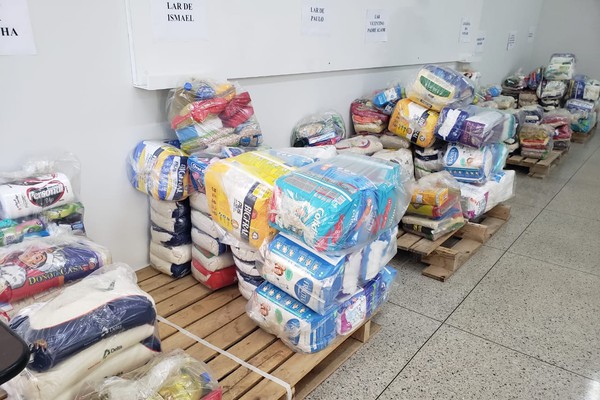 Campanha Cidade Solidária do Unipam entrega duas toneladas de alimentos para entidades assistenciais