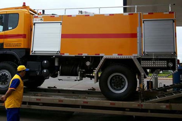 Novo caminhão de combate a incêndio de R$ 1,5 mi chega ao Aeroporto de Patos de Minas