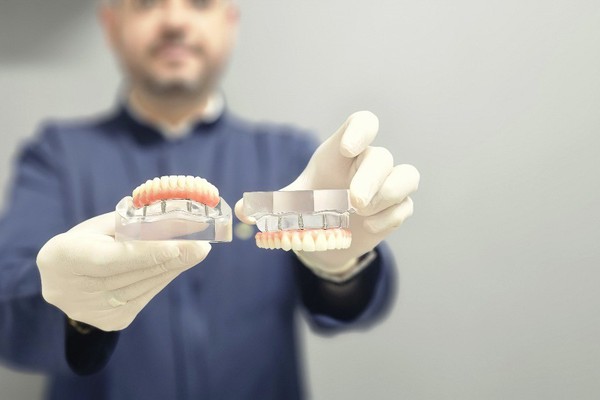 Dr. Tiago Alves, está disponibilizando 10 vagas para quem quer realizar seus implantes dentários