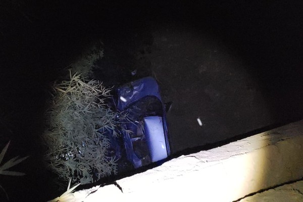 Motorista morre ao cair de ponte na estrada de acesso ao Aterro Sanitário
