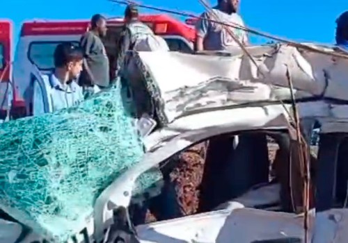 Batida entre carro e caminhão deixa uma pessoa morta e duas feridas, na BR365