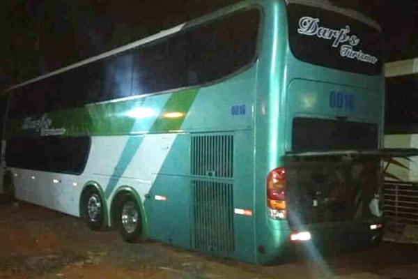 Polícia Rodoviária Federal apreende ônibus roubado em pátio de borracharia em Patos de Minas 