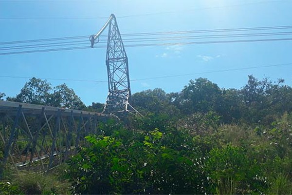 Ladrões danificam torres e furtam aproximadamente 24 km de fios de energia em Presidente Olegário