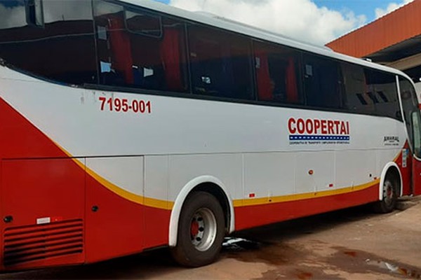 Motorista de ônibus é preso ao ser flagrado transportando 37 passageiros de forma irregular 