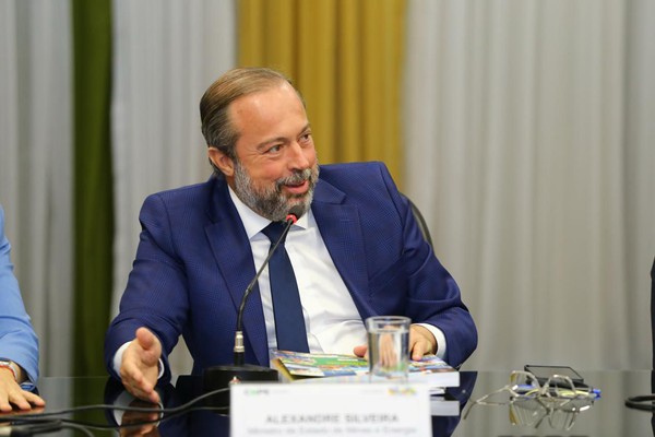 Ministro Alexandre Silveira anuncia destinação de R$ 95,5 milhões para obras em São Gotardo