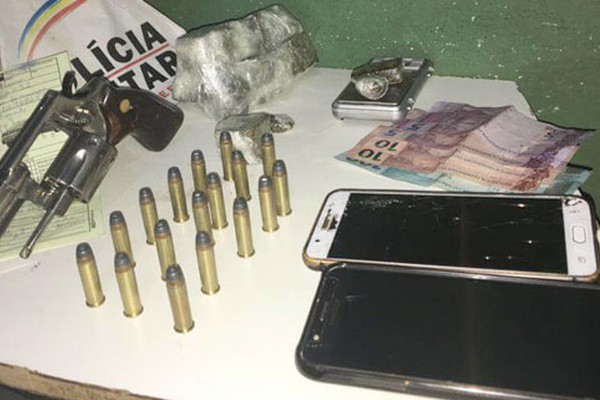 Denúncia leva a Polícia Militar a residência no Coração Eucarístico que guardava arma e drogas