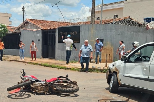 Motociclista de 62 anos fica ferido em acidente com veículo de passeio em Patos de Minas