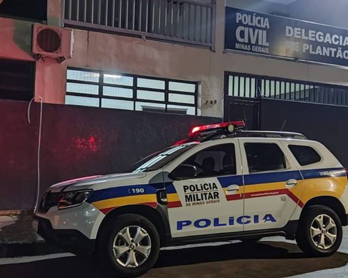 Após crise de ciúmes na Fenamilho, homem puxa cabelos e ameaça matar namorada e enteado
