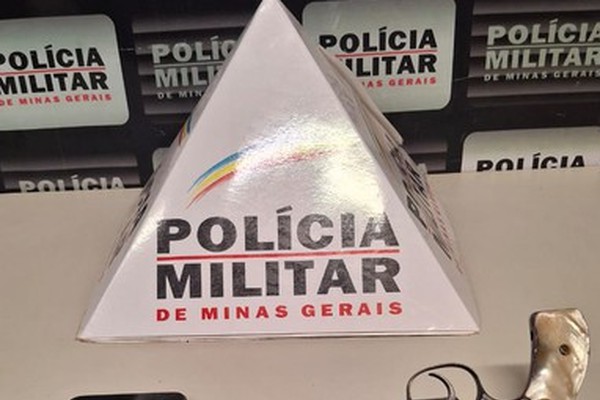 Criança de 11 anos aciona a polícia após ver padrasto brigando com a mãe e três vão parar na delegacia