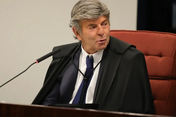 Fux vota para anular ação penal sobre golpe por cerceamento de defesa