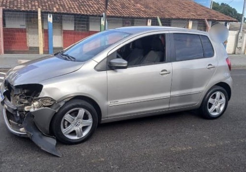 Mulher de 59 anos morre após grave acidente entre carro e motoneta na cidade de Patrocínio