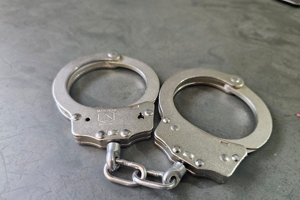 PC prende em Brasília professor investigado por abusar de crianças em escola de Patos de Minas