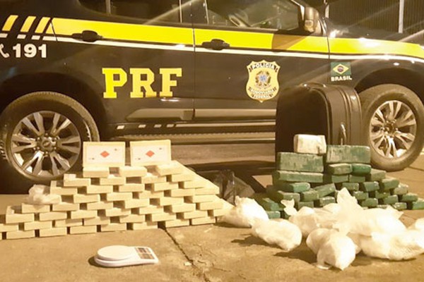 PRF apreende carregamento de cocaína no valor de R$ 7 milhões em ônibus de banda