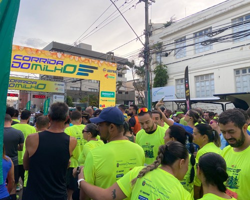 Com recorde de participação, Corrida do Milho reúne milhares de atletas no Centro de Patos de Minas