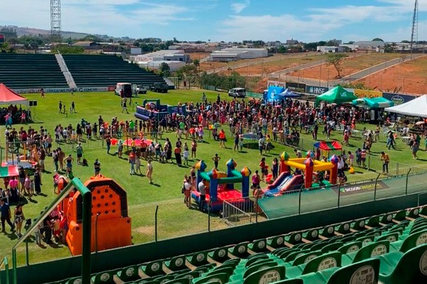 Milhares de crianças aproveitam o domingo de diversão no “Dia das Crianças Solidário”, em Patos de Minas
