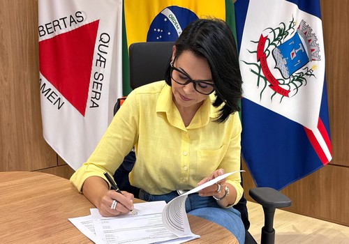 Servidores municipais de Patos de Minas recebem primeira parcela do 13º salário amanhã