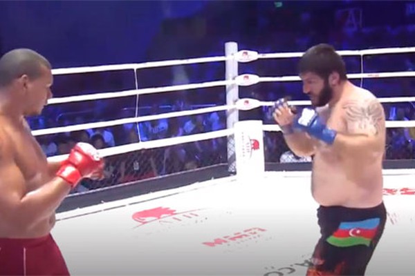 Roggers Souza vence luta duríssima contra campeão russo dos peso-pesados na China
