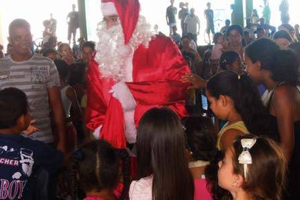 Setta patrocina Papai Noel da Polícia Militar e faz a festa de centenas de crianças